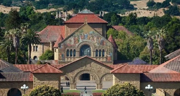 美国斯坦福大学世界排名第几位？