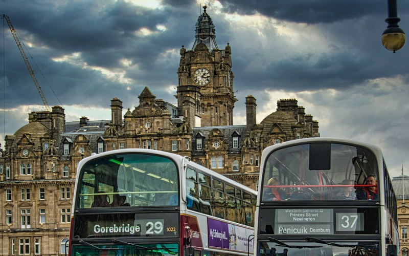 爱丁堡大学留学一年多少钱?