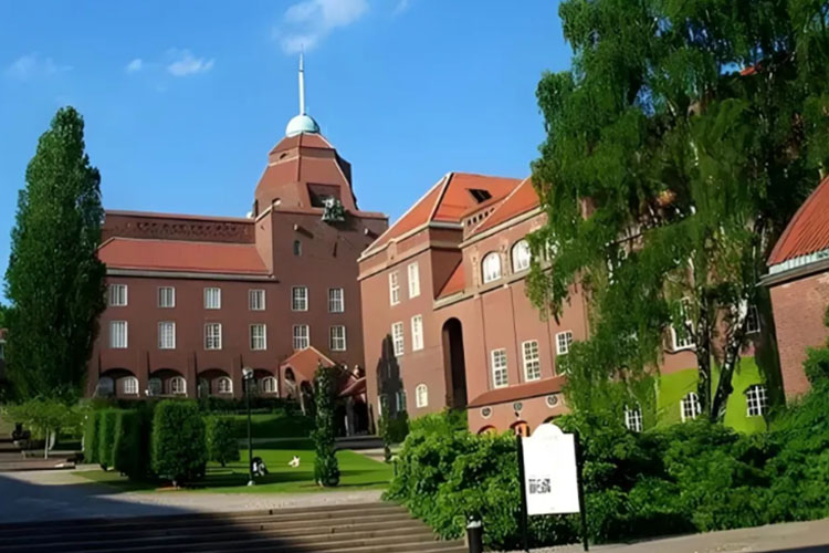 2024英国艺术留学|考文垂大学本科申请要求一览