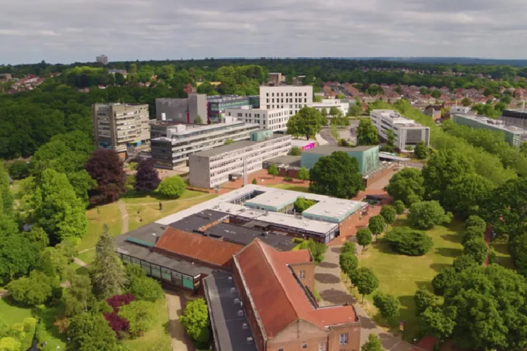2025fall英国留学南安普顿大学奖学金介绍