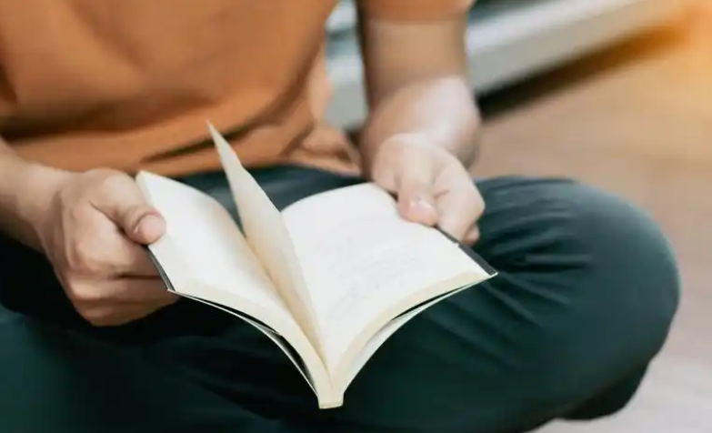 研究生出国留学费用一览表 2025年研究生费用