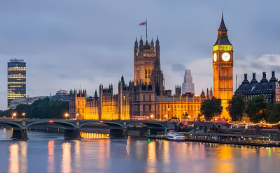英国顶尖名校 伦敦时装学院研究生学费一年需要多少?