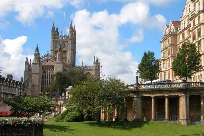英国建筑学大学