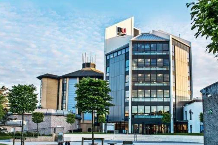 伯恩茅斯大学
