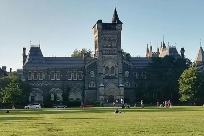 多伦多大学