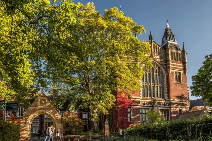 英国利兹大学