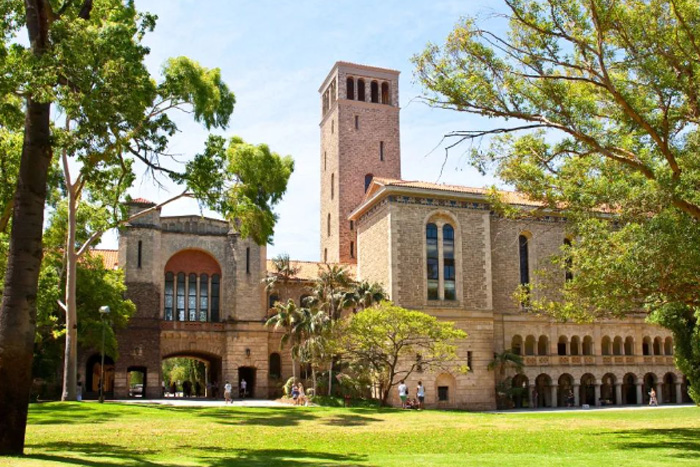 西澳大学研究生申请要求