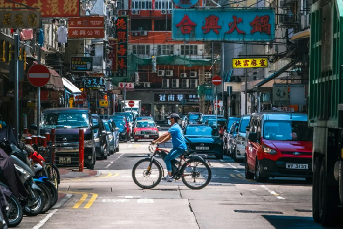 香港留学本科申请时间