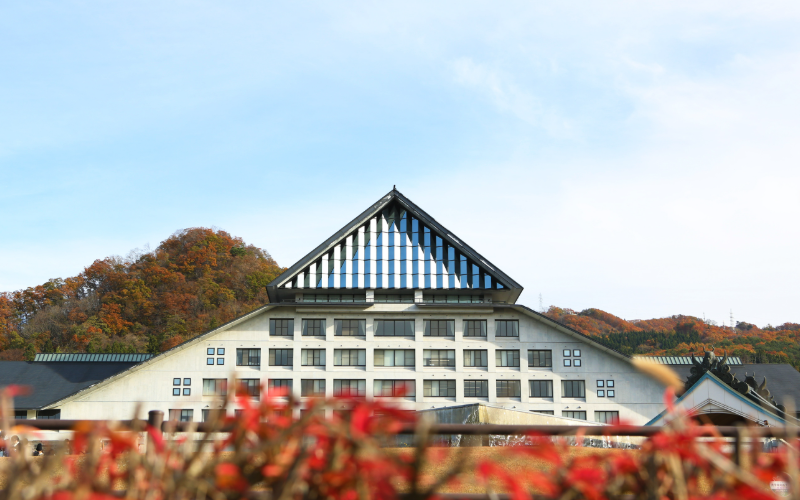 东北艺术工科大学学费多少
