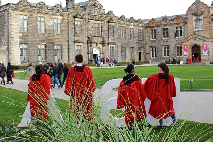 英国圣安德鲁斯大学排名