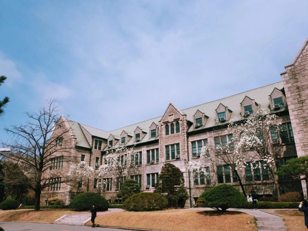 韩国首尔艺术大学留学条件
