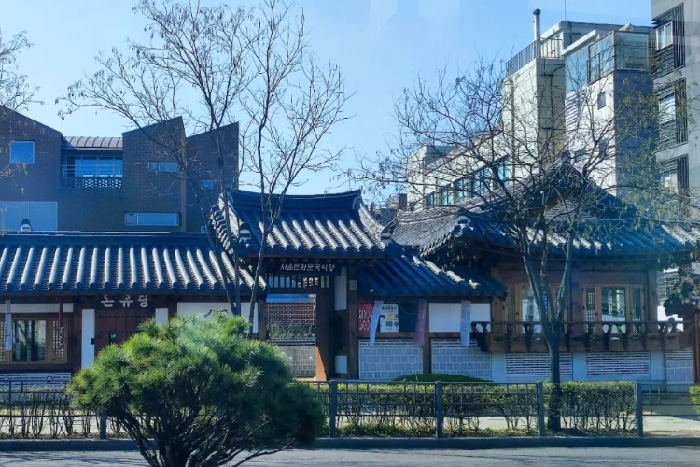 专科毕业可以去韩国留学吗