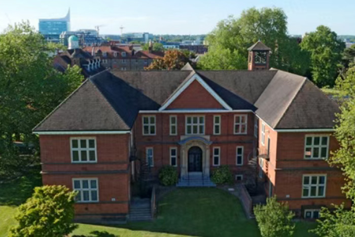 英国建筑学专业比较强的大学