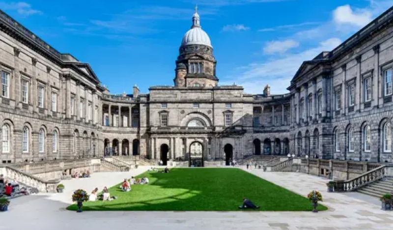 英国爱丁堡大学一年学费