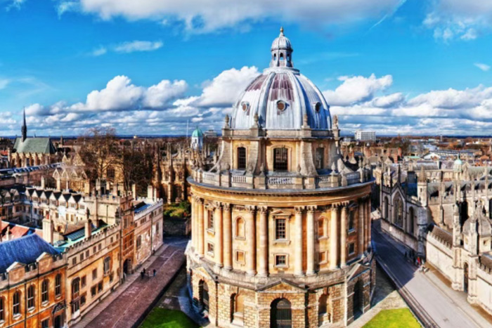 英国牛津大学申请条件